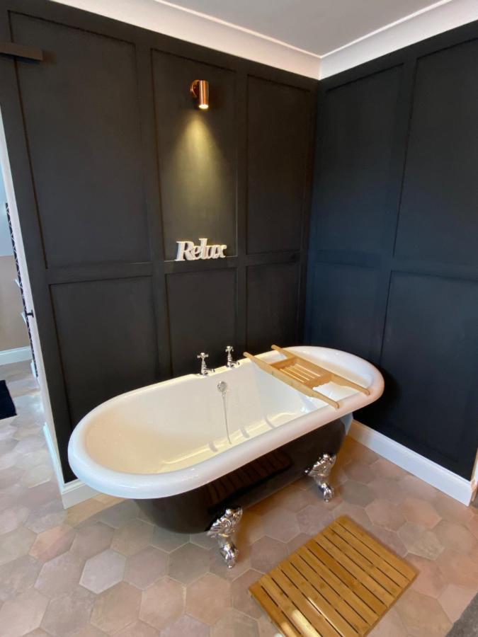East Llanteg Guest House Амрот Екстериор снимка